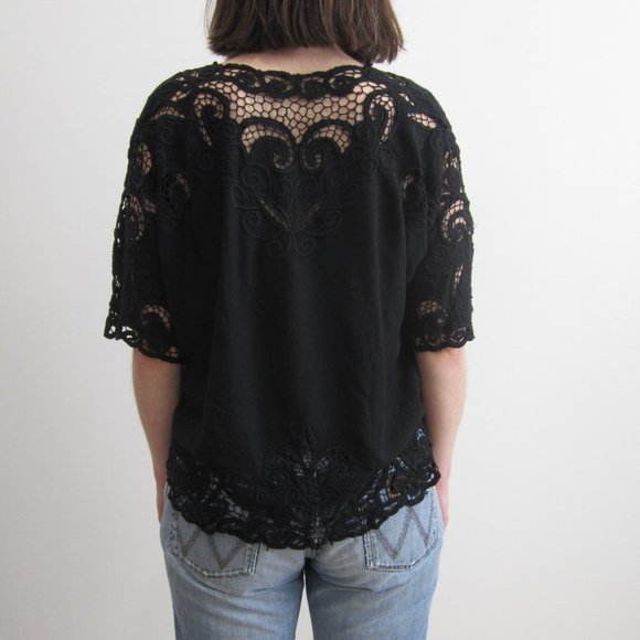 Vintage 80s Crochet-lace black top - Picture 2 of 4